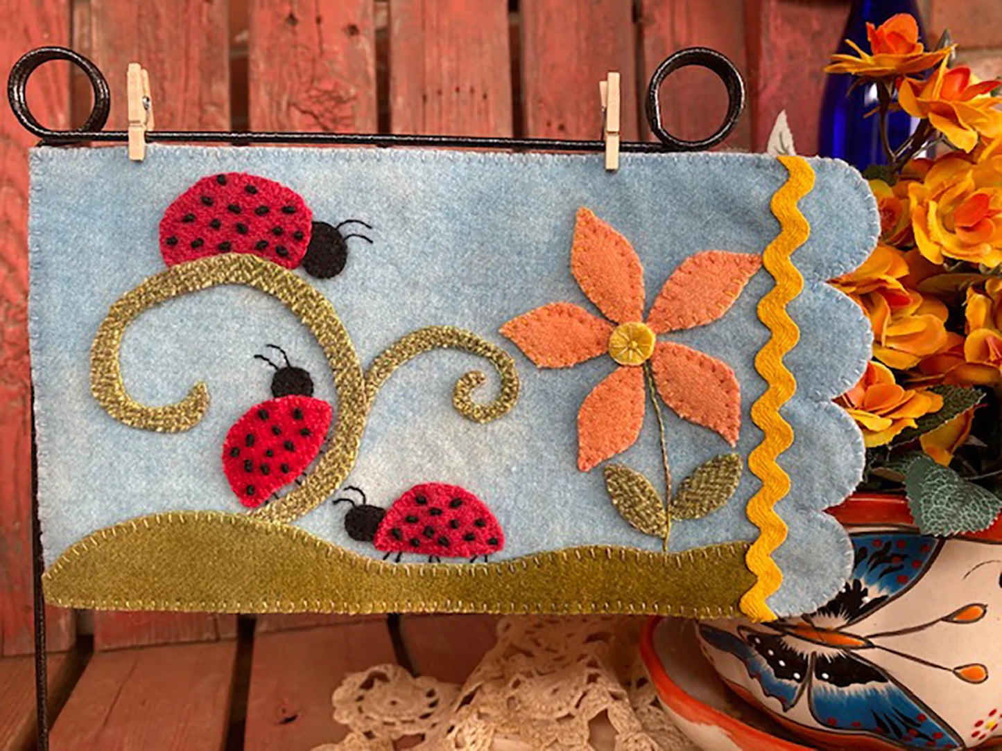 Ladybugs Dressed in Red Mug Rug Kit