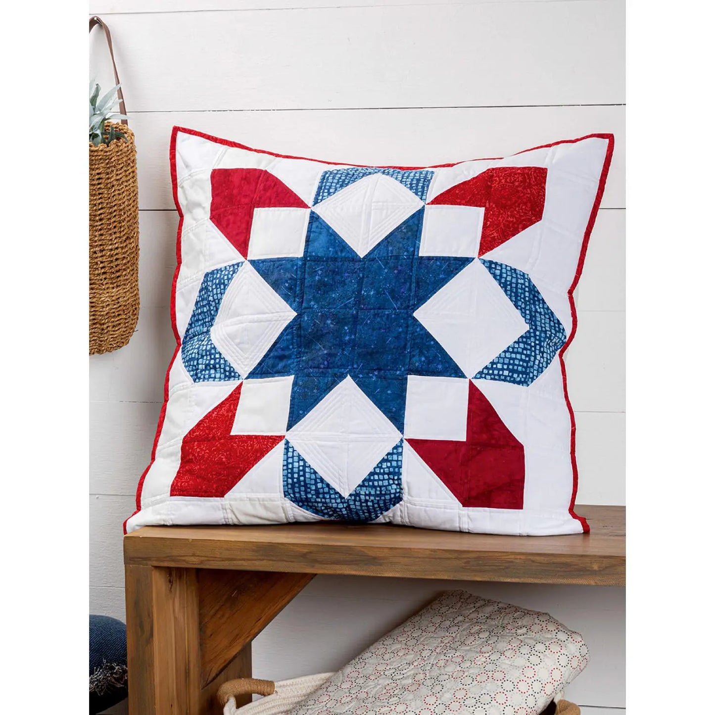 Americana Quilts: 11 Designs to Celebrate Red, White, and Blue