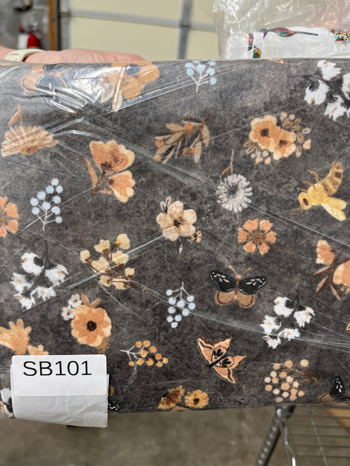 Bear Hugs Flannel Flowers and Insects quilting fabric short bolt B