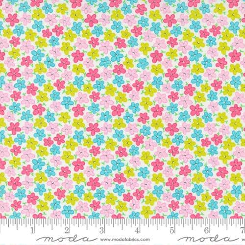 Sweet and Plenty Ditsy Flowers Sugar Fabric Yardage