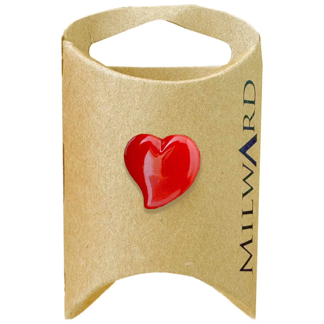 Milward Green Carded Red 18mm (28L) Nylon Shank Heart Button