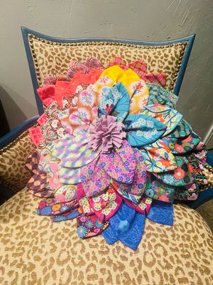 Petal Pop Zinnia Pillow Pattern