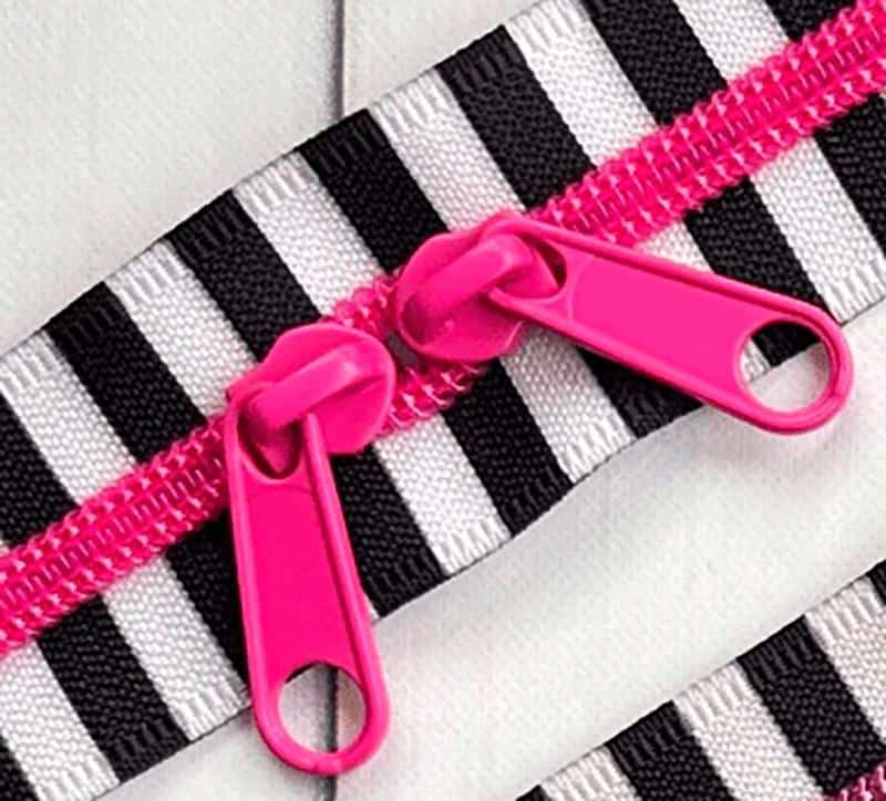 Black & White 30" Zipper Pink Product Photo