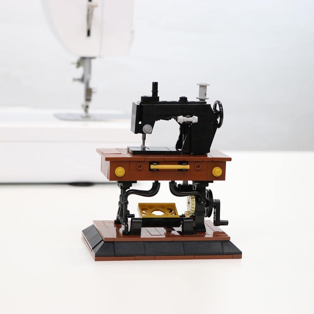 Sallie Tomato Vintage Sewing Machine Building Block Set Product Photo