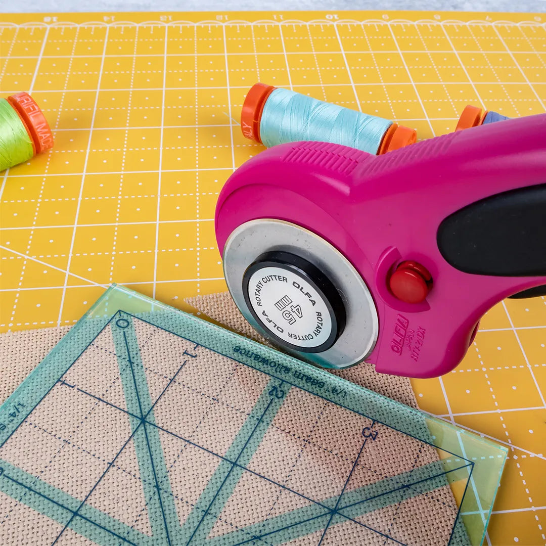 Olfa 45mm Ergonomic Rotary Cutter Magenta