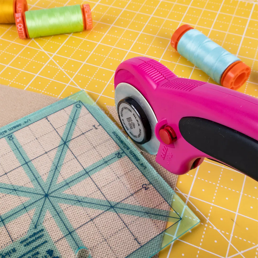 Olfa 45mm Ergonomic Rotary Cutter Magenta